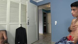 tatted latin stud gets sucked