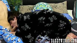 Colby Klein slides his bare dick in Benjamin Rileys bumhole