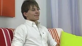 Amateur Johnathan Bradley does and interview and cums