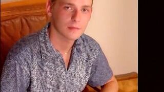 European dude showing off his hole and jerking off