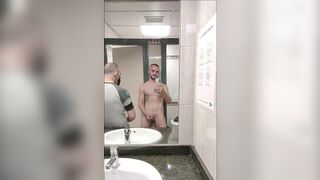 WC cruising shopping center