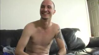 First timer whiteboi gets penetrated by a black schlong