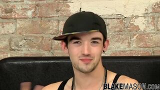 Lusty cock sucker Michael Wyatt gets naughty solo