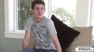 Strokes Naughty Amateur Cash Walker Masturbates Solo