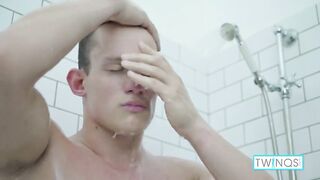 Try Not To Cum So Fast Watching Luke's Abs, Biceps & Nice Dick!