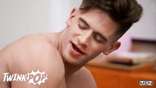 Twink - Spikey Dee Fucks Trevor Brooks In Hot Till He Orgasms, Then Puts Trevor On His Knees For A Facial