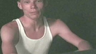 muscle boy auto self suck his cock at the musculation sport