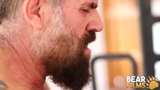 Bear Alfer Cuero Rims Carlos Verga Ass Before Raw Sex