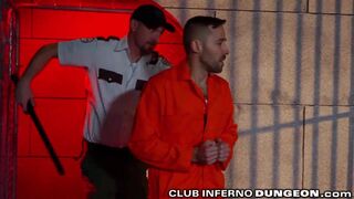 Hot - Prisoner Fists His 2 Prison Bitches