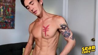 Hot Twink - Twink Jerks Off Close To The Camera And Shows Off His Masculine Body