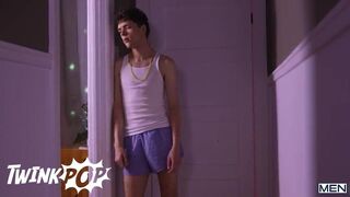 Troye Dean Can't Resist DJ Kenzo Alvarez So He Makes A Move And Sucks Him Off Under The Decks - Twink