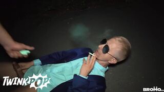 Twink - Tom Bacan Lights Up A Smoke And Fucks Jakob De Lung In Doggystyle In The Woods