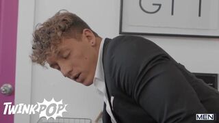 Twink - Felix Fox, Gives Tony D'Angelo A Naughty Glance As He Takes His Dick In His Mouth