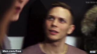 Stunning teacher gets horny in class room seduce students