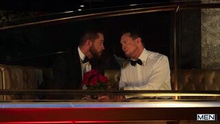 Is It Frosted Glass or Is the Sex Just Steamy: Bareback / MEN / Pierce Paris, Drew Dixon, Tyler Berg