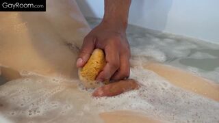 Darron Bluu Gets A Cock Massage While Taking A Bath