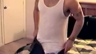 Straight dude sucked off by his gay friend