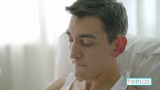 Slim Boy John F Shakes His Huge Banana Until He Cums Loaded!