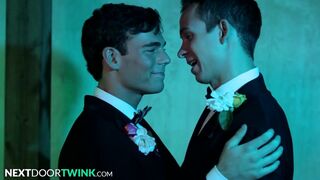 Hot Twink Goes To Prom