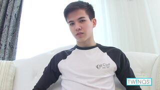 Brunette Boy Toy Xander In Sexy Masturbation Session!