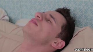 Seth Bond bottoms for the first time