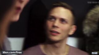 Stunning teacher gets horny in class room seduce students