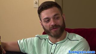 Buff bear cocksucked by stud