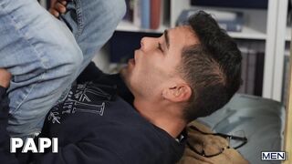 Drake Von Humps Damian Night's Booty While He Reads His Books Then Cums All Over Him And His Book - PAPI