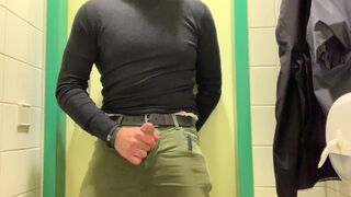 HORNY all day so I rub one out at the train station bathroom
