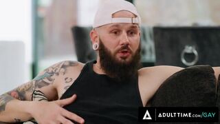 Hot - Str8 Buddies Zak Bishop & Johnny Hill Give In To Anal Temptation While Jerking Off